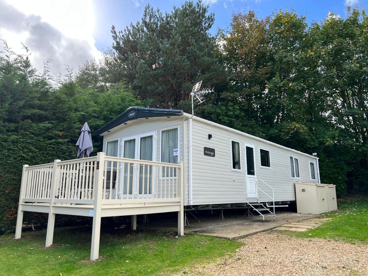 3 BEDROOM CARAVAN MC34, LOWER HYDE, SHANKLIN, ISLE OF WIGHT, ШАНКЛИН **